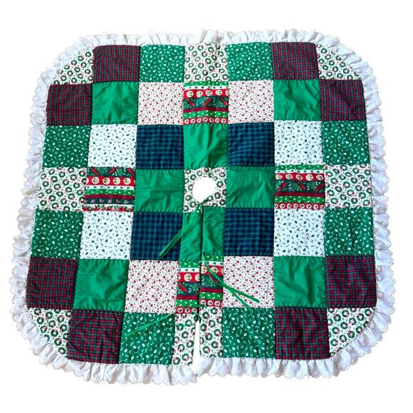 Handmade QUILT TREE SKIRT Green Eyelet Lace 38.5” Square Christmas Decor Vintage - Picture 1 of 5